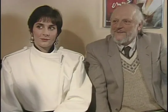 Enya - Val Doonican Interview (Na Laetha Geal M`Óige, On Your Shore) 1989