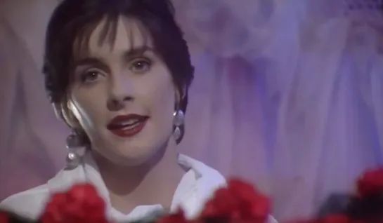 Enya - Orinoco Flow (Top Of The Pops, 20.10.1988) UK