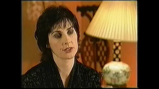 Enya - Interview (CNN, A Day Without Rain, 2000) USA