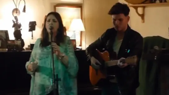 Moya Brennan & Colm Gavin (and Enya) -  Down by the Sally Gardens (Leo's Tavern, 25.06.2016)