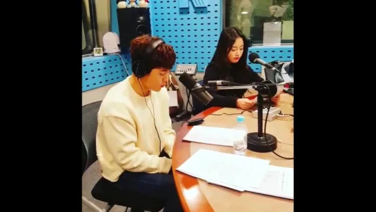 180117 Видео инстаграм Youngji и актёр Kim Dong Jun на SBS Power FM Park Sohyun's Love Game.