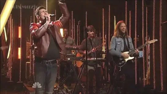 Maroon 5 - Animals (Live SNL 4.10.2014)