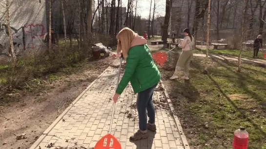 ВИДЕО. Большая уборка: в Гатчине присоединились к всероссийскому субботнику