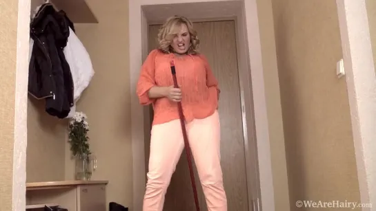 Lariona - Orange Blouse Peach Pants