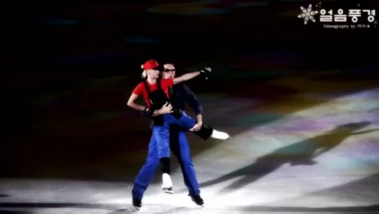 World Dream Skaters on Ice 2011 - Super Mario (07.08.2011)