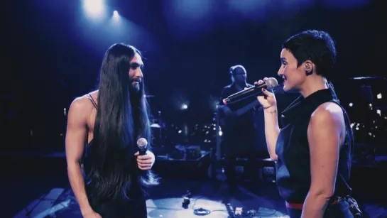 Conchita  Ina Regen – Heast As Net (live in Linz)