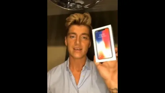 Алексей Воробьев в Прямом эфире Instagram выбрал счастливого обладателя iPhone X, принявшего участие в конкурсе! 21.11.2017