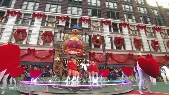 Cher - "DJ Play a Christmas Song" (Macy's Thanksgiving Day Parade 2023)