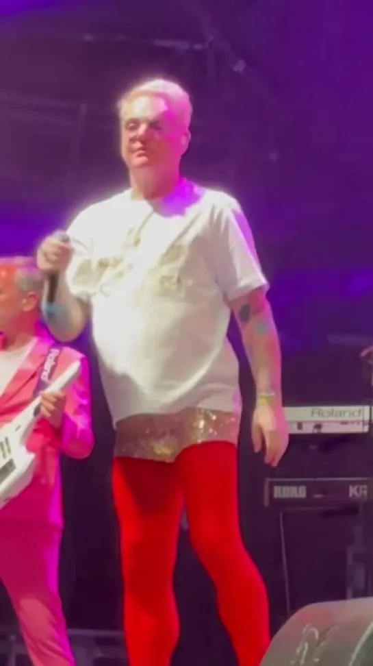 Andy Bell of Erasure drops Mic off the stage during "Stop" at Rewind 2023