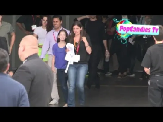 Robert Pattinson&Kristen Stewart with Mackenzie Foy depart Breaking Dawn 2 Panel