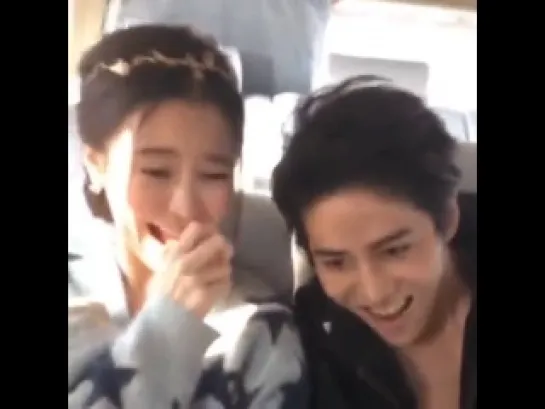 Mike&Aom watching Ep.14 together Cr:fullhouse_thai