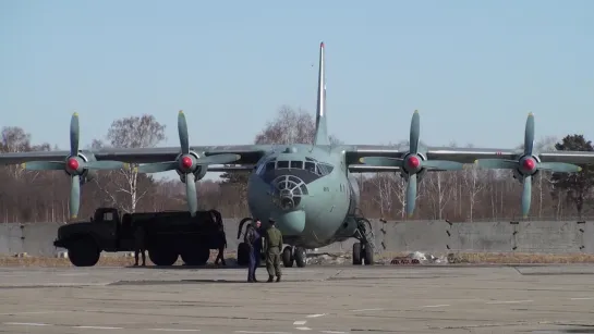 Ан-12 запуск двигателей.