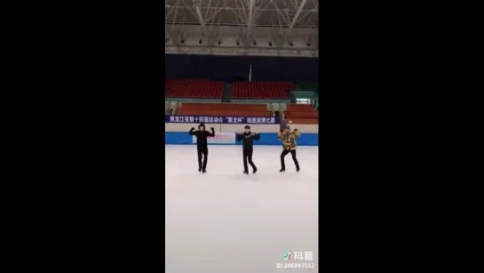 lmao Boyang and his friends dancing on the rink - From Jinze WANGs DouYin