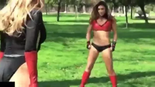 Black_widow_vs_red_Supergirl(360p).mp4