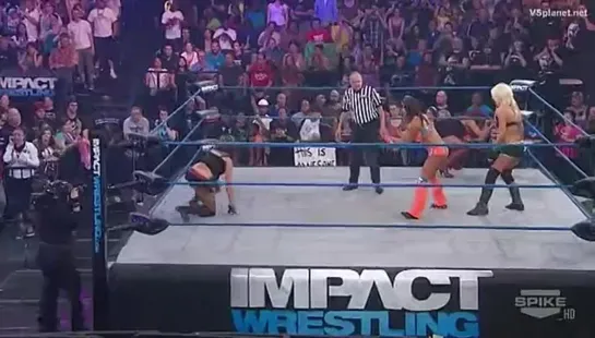 Impact Wrestling 01.03.2012 - Angelina Love & Sarita vs. Mickie James & Velvet Sky