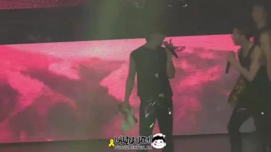 [FANCAM] [24.02.13] B.A.P Live on Earth