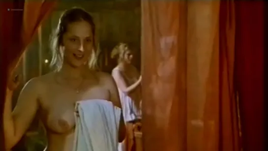 Izabella Scorupco, Erika Höghede Nude - Petri tårar (SW 1995)