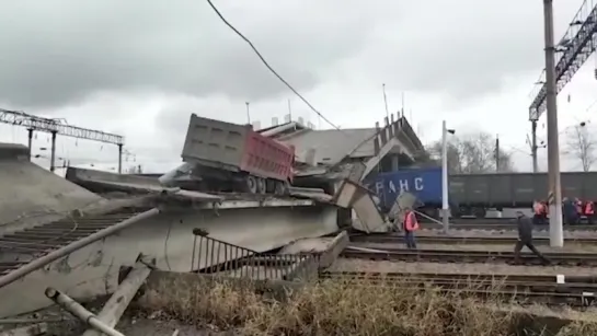 Мост в Амурской области перехватил челендж от Крымского моста, и тоже @бнулся вниз.