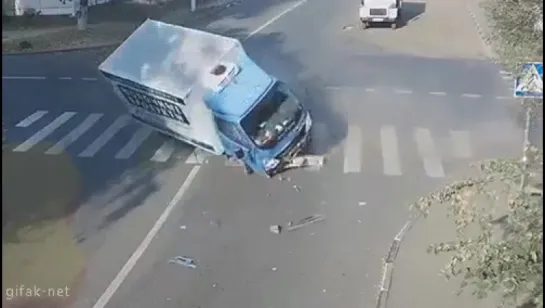 Он не в рубашке родился , а в богатой шубе ...