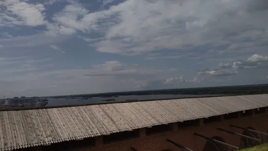 Авиашоу над акваторией Волги в Нижнем Новгороде.