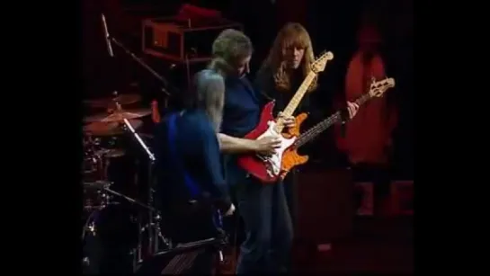 !deep purple  led zeppelin  eric clapton  london shymphony orchestra - smoke on the water.mpg