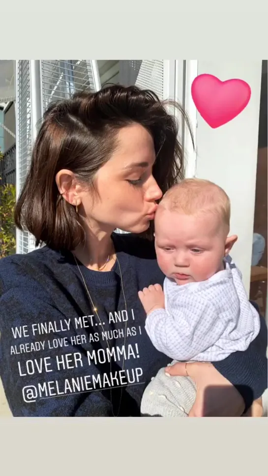 Instagram Story › 02 января 2019 (Ana De Armas Daily)