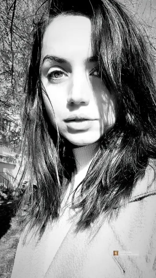 Instagram Story › 11 ноября 2018 (Ana De Armas Daily)