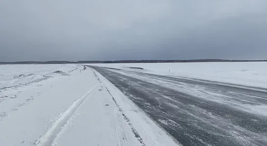 Ледяная трасса в Тюмени