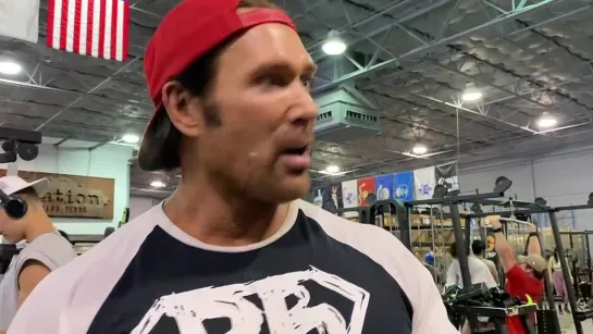 Phil Heath and Mike O’Hearn Training Arms While Talking Form  Longevity