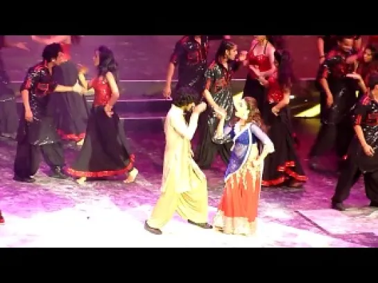 Madhuri Dixit's Performance at IIFA Awards 2013 - Ghagra!!