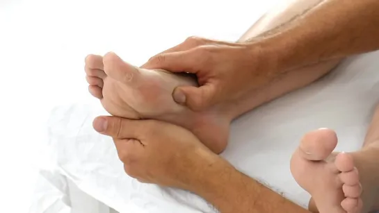 Hallux valgus _ Почему торчат косточки на пальцах ног_