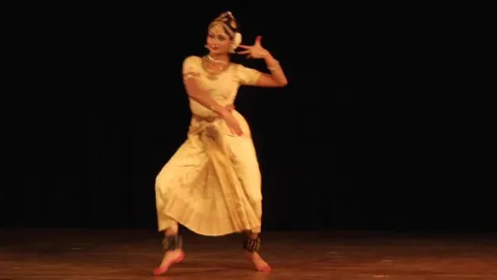 Ganesha Invocation - Sandhya Raju performs Kuchipudi