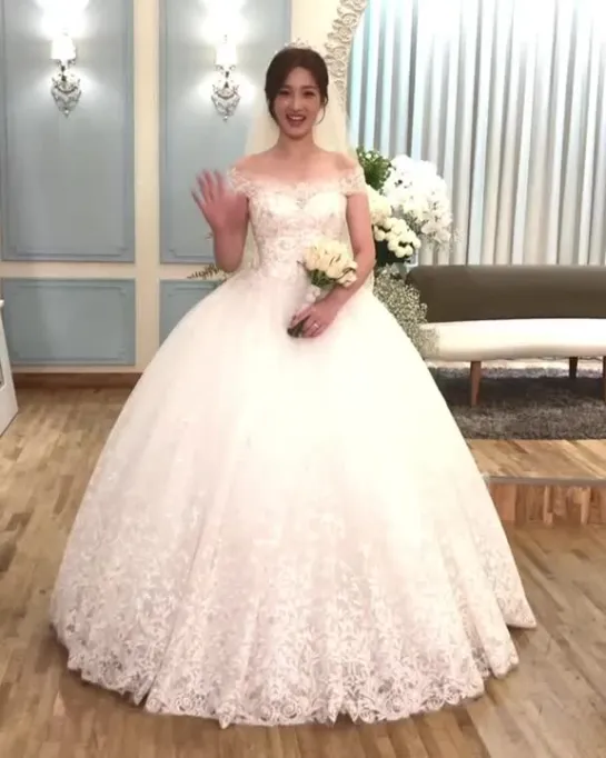 19.10.18 Yullhee wedding dress