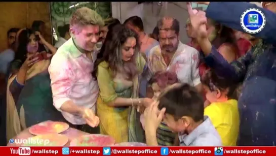 Madhuri Dixit play holi with team and crew