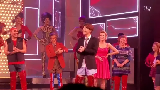 [311020] На сцене мюзикла "Kinky Boots". Выход на поклон. (cr.nodengyu)