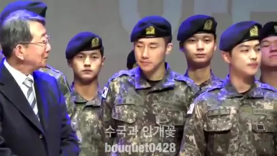 [201118] Сонгю с актерами мюзикла "Sinheung Military Academy" на "Arirang Hangil Concert". (cr.bouquet0428)