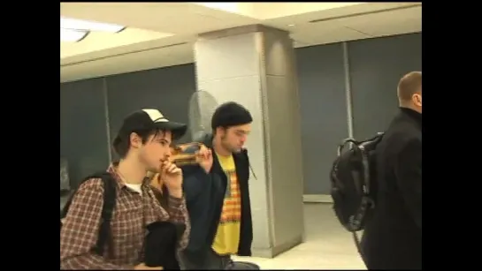 Robert Pattinson & Tom Sturridge at Heathrow Airport, London, 03.03.2010