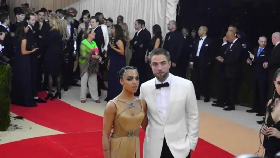 FKA twigs & Robert Pattinson at Met Gala Clip