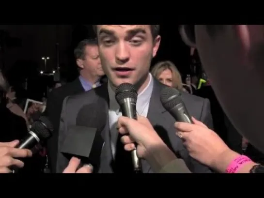 PageToPremiere:Interview from the LA Breaking Dawn Premiere("Cosmopolis is Completely Bizarre),14.11.2011"