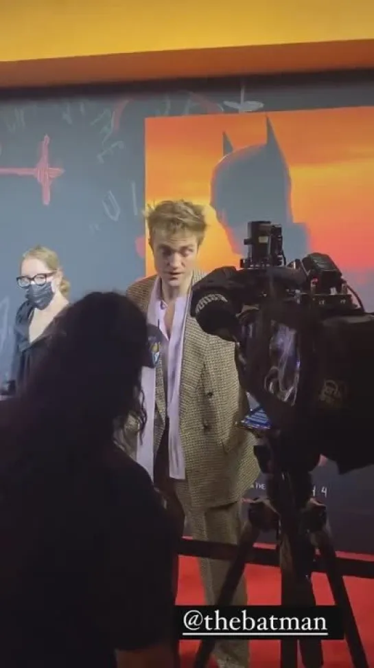 Robert Pattinson giving interviews on #TheBatman Special Screening red carpet in Miami, 27.02.2022