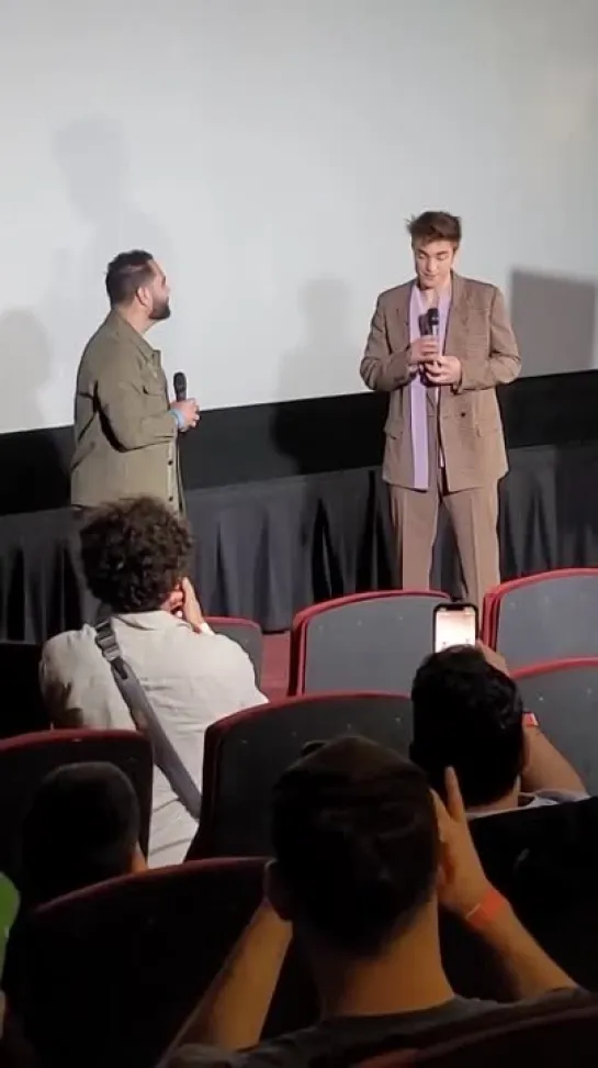 Robert Pattinson surprised fans in a Special Screening for #TheBatman in Miami, 27.02.2022