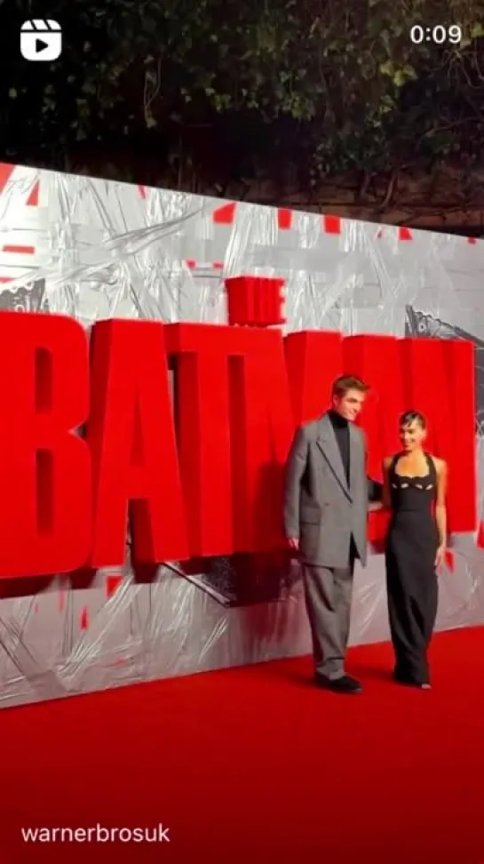 Rob and Zoë posing together at #TheBatman London premiere, 23.02.2022