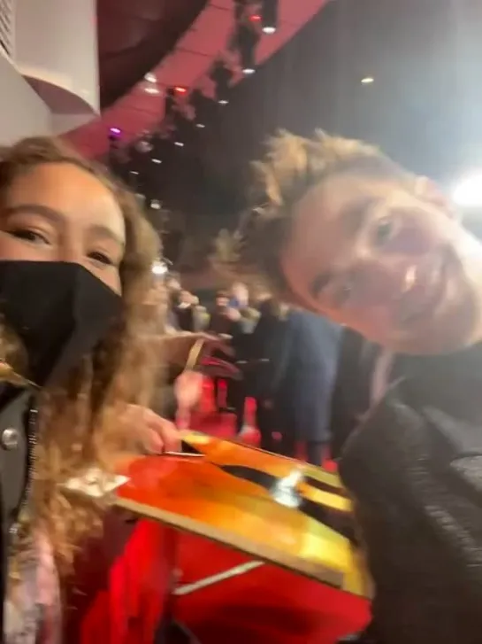 Rob with fan at the London premiere, 23.02.2022