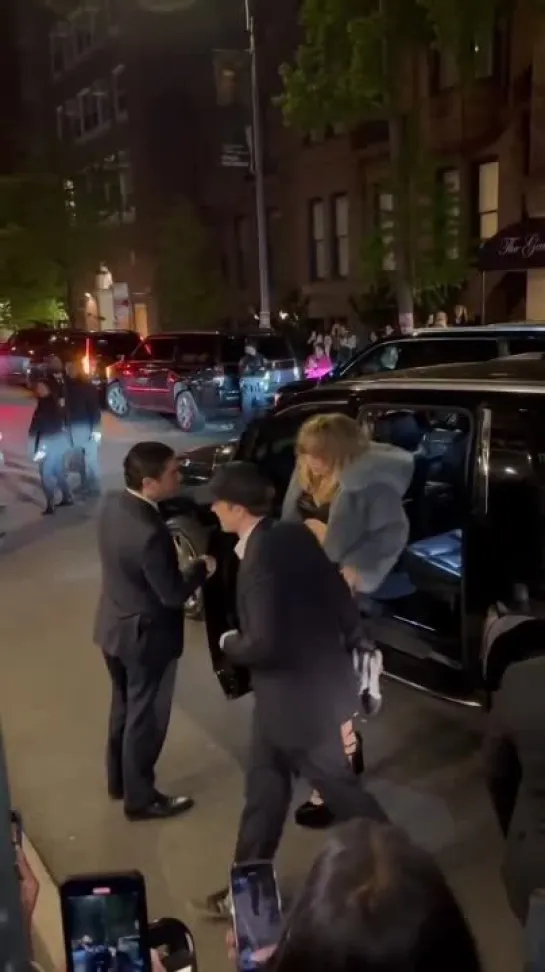 Rob and Suki arriving at the #MetGala after-party hosted by Cartier, 01.05.2023