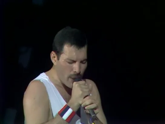 Queen - Live at Wembley Stadium