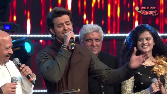 Hrithik Roshan Sings His Favourite Song At RSMMA!