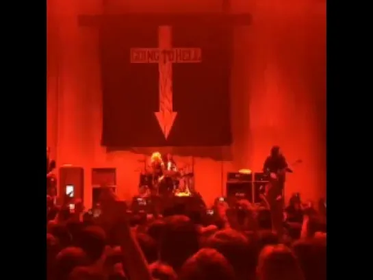 The Pretty Reckless - Going to Hell (instagram)