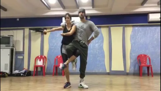 Katrina Kaif and Ranbir Kapoor - Ullu Ka Patha (dance)