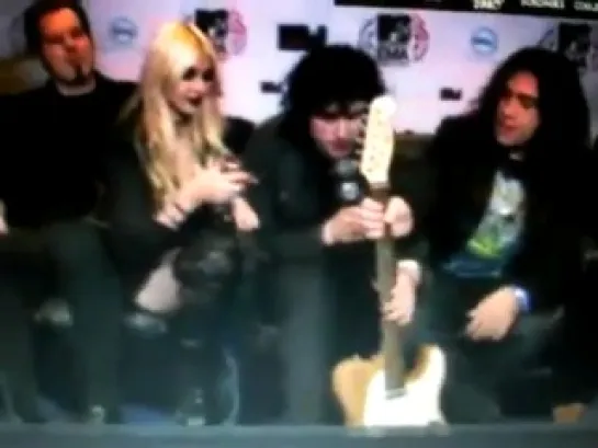 Taylor Momsen interview aux EMA's