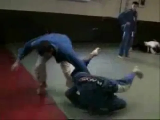 Flying Omoplata